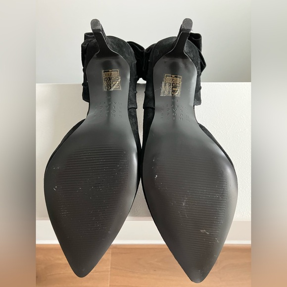 White House Black Market Black Heels - Picture 5 of 6